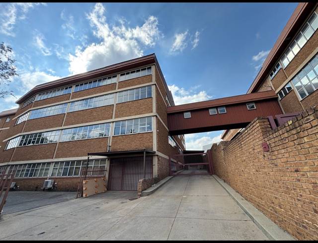 245M² INDUSTRIAL YARD TO LET IN WYNBERG